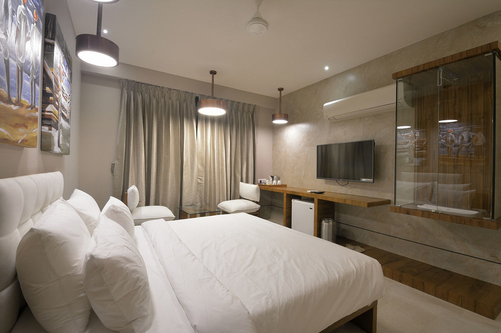 Urbane The Hotel Ahmedabad Exterior photo