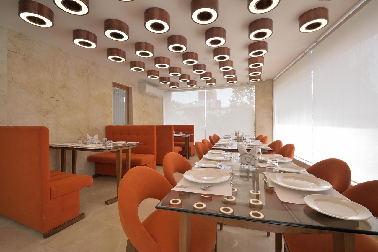 Urbane The Hotel Ahmedabad Exterior photo