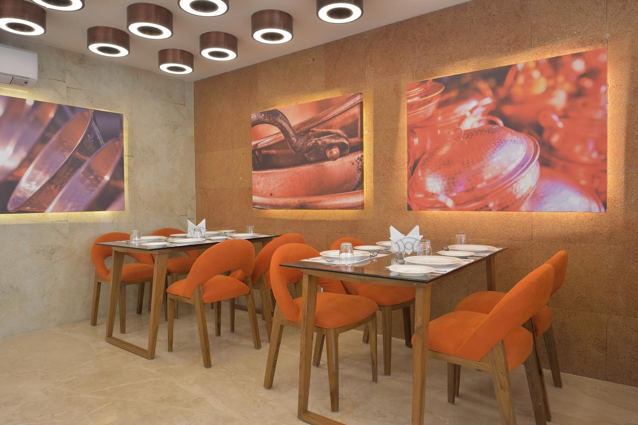 Urbane The Hotel Ahmedabad Exterior photo