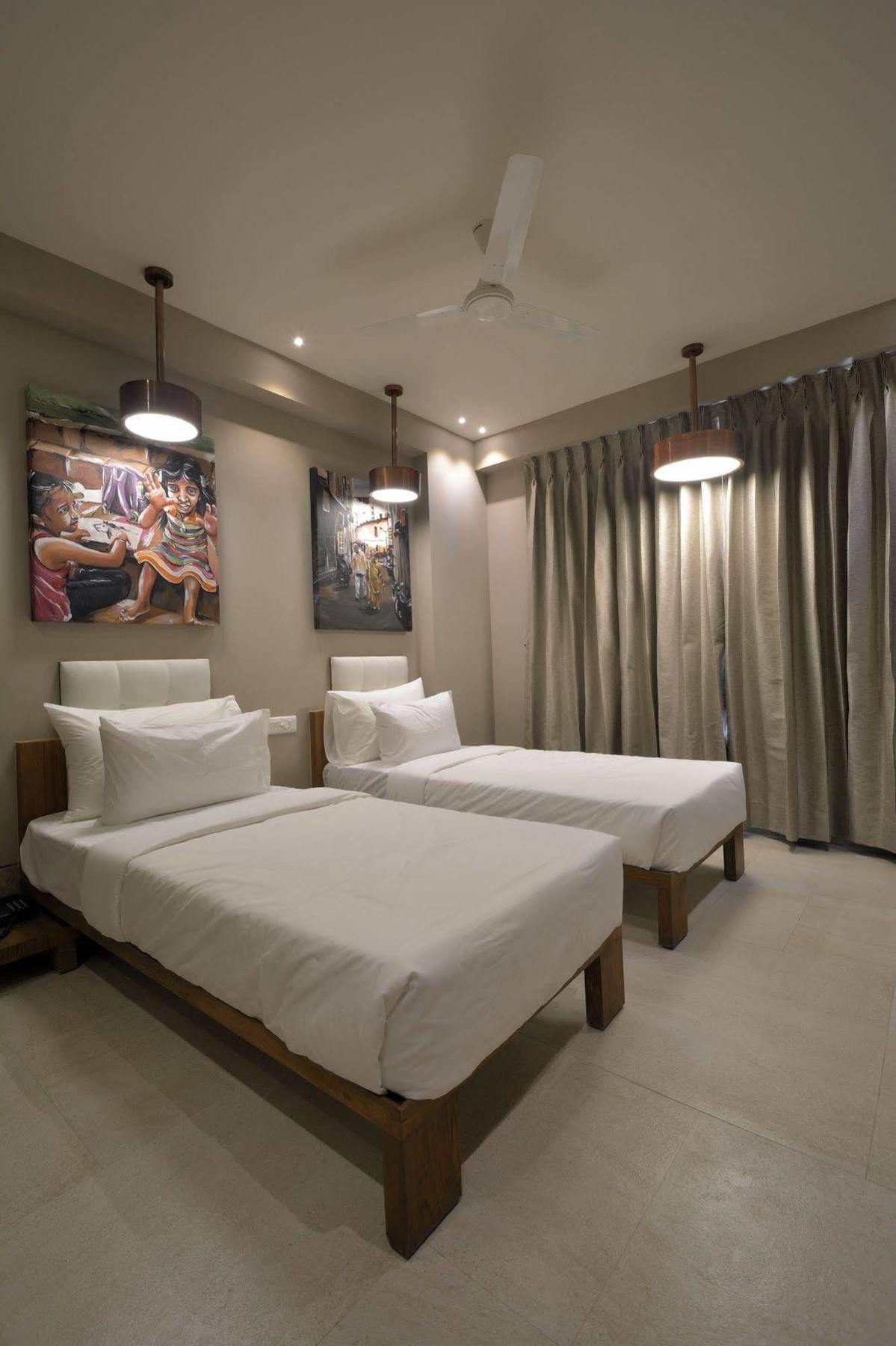 Urbane The Hotel Ahmedabad Exterior photo
